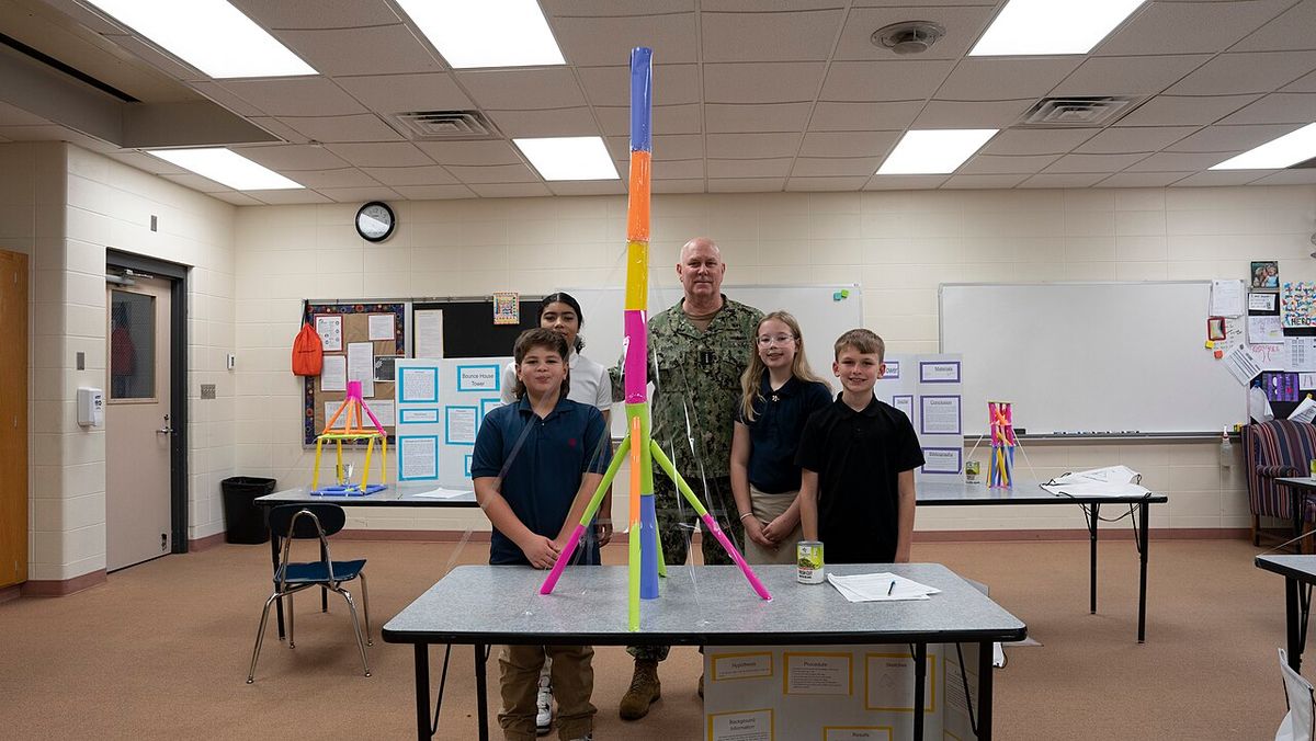 Bright object observed near Notre Dame over South Bend, Indiana (1952)