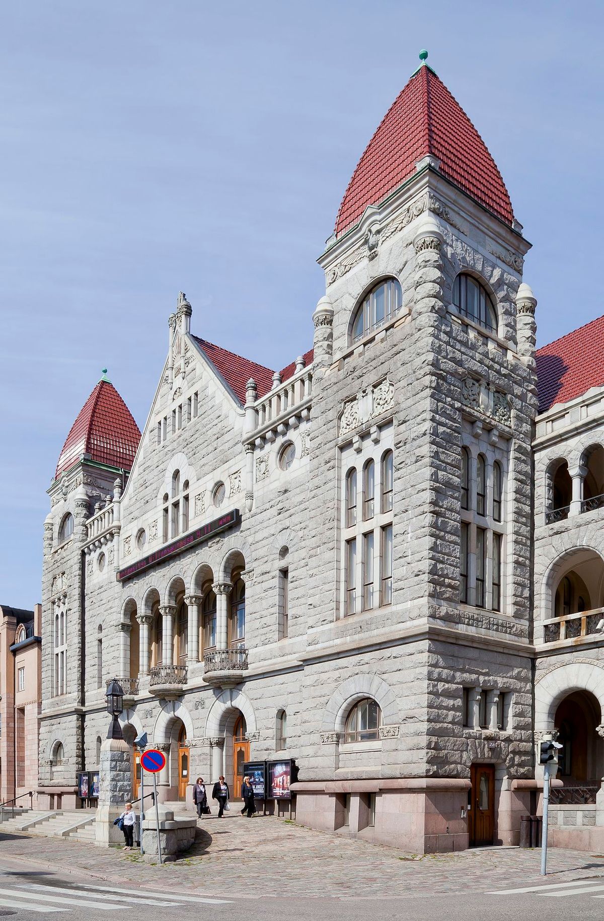 Finnish National Theatre — three ghosts haunt Helsinki's stage