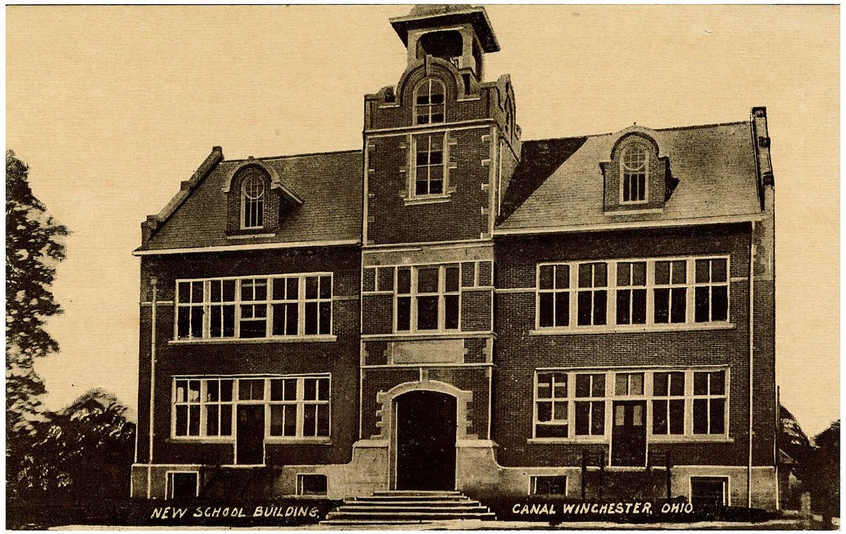 Bright object observed over New Winchester, Ohio — Blue Book country (1967)