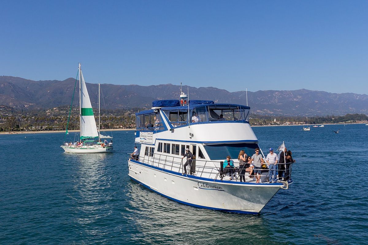 Bright object observed over Santa Barbara along California's Central Coast (1952)