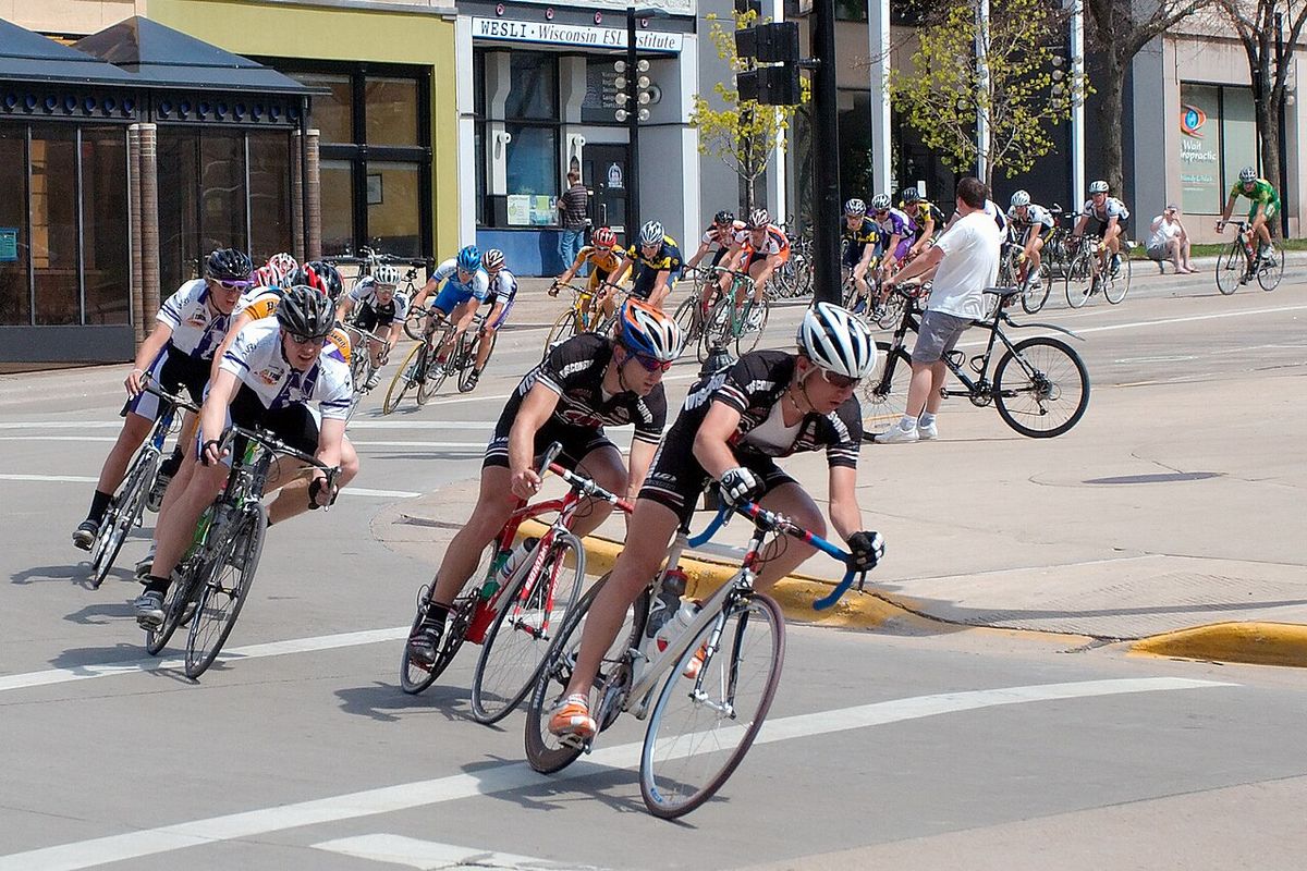Bright object observed over Madison — Wisconsin's university capital (1952)
